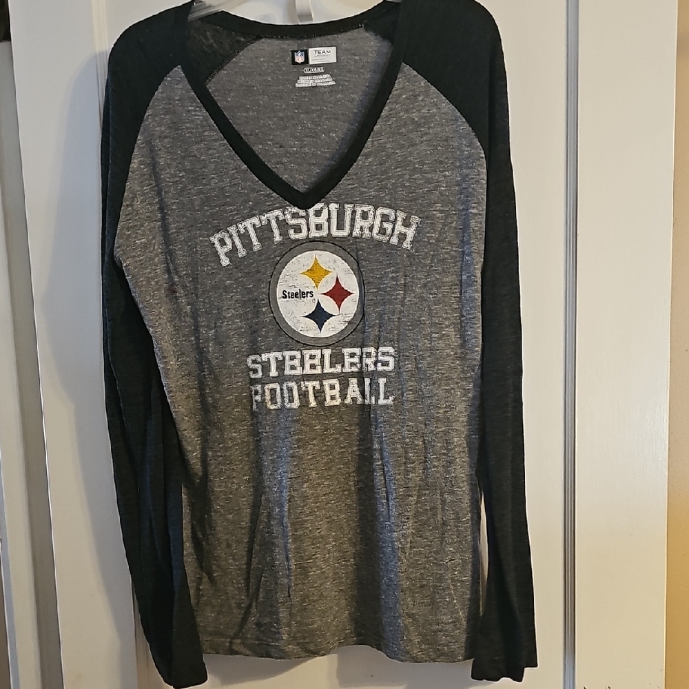 NFL Pittsburgh Steelers Gray and Black V-Neck Shirt